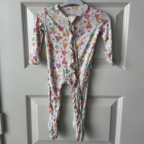 Posh Peanut Bamboo Newborn Ruffle Ice Cream Print Baby One Piece Footie - Picture 1 of 6